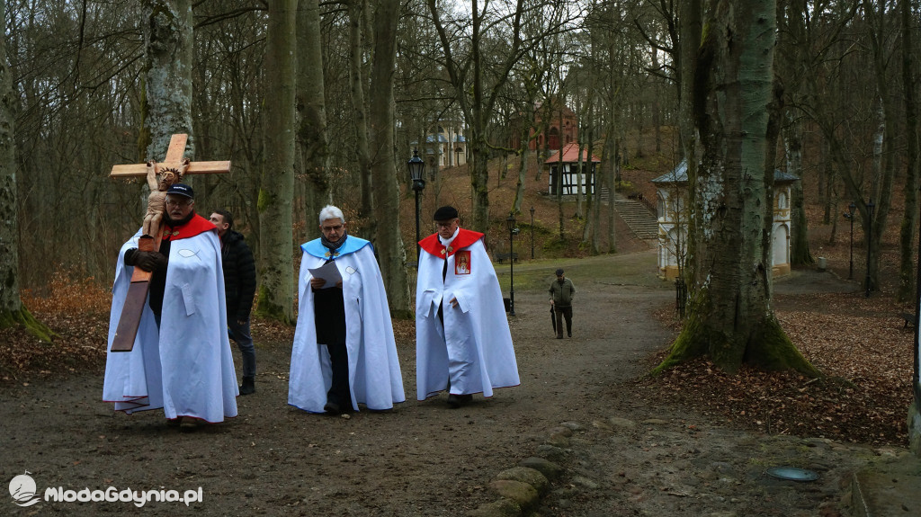 Wejherowo - droga krzyzowa w intencji 10 letniego chłopca