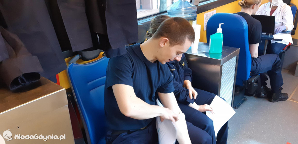 Akademia Marynarki Wojennej odpowiada na apel o krew - foto Wojciech Mundt