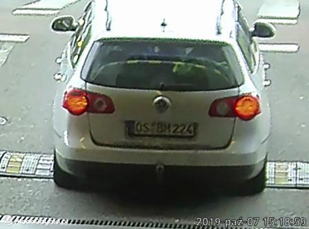 Policja poszukuje sprawców kradzieży 31.03.2020