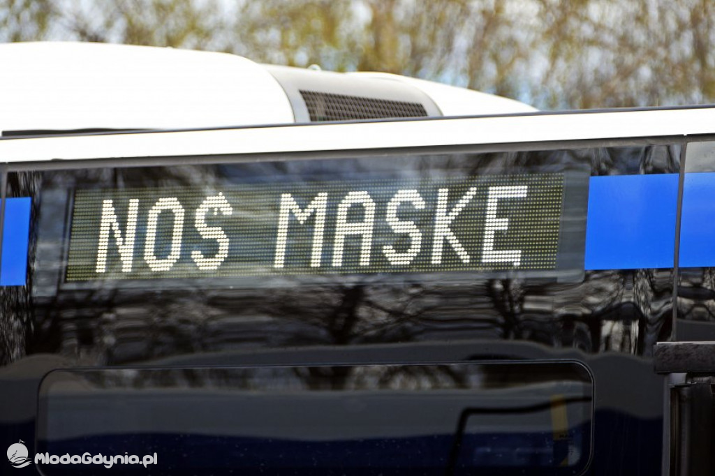ZKM/PKA - Lech Żurek - autobusy w maseczkach