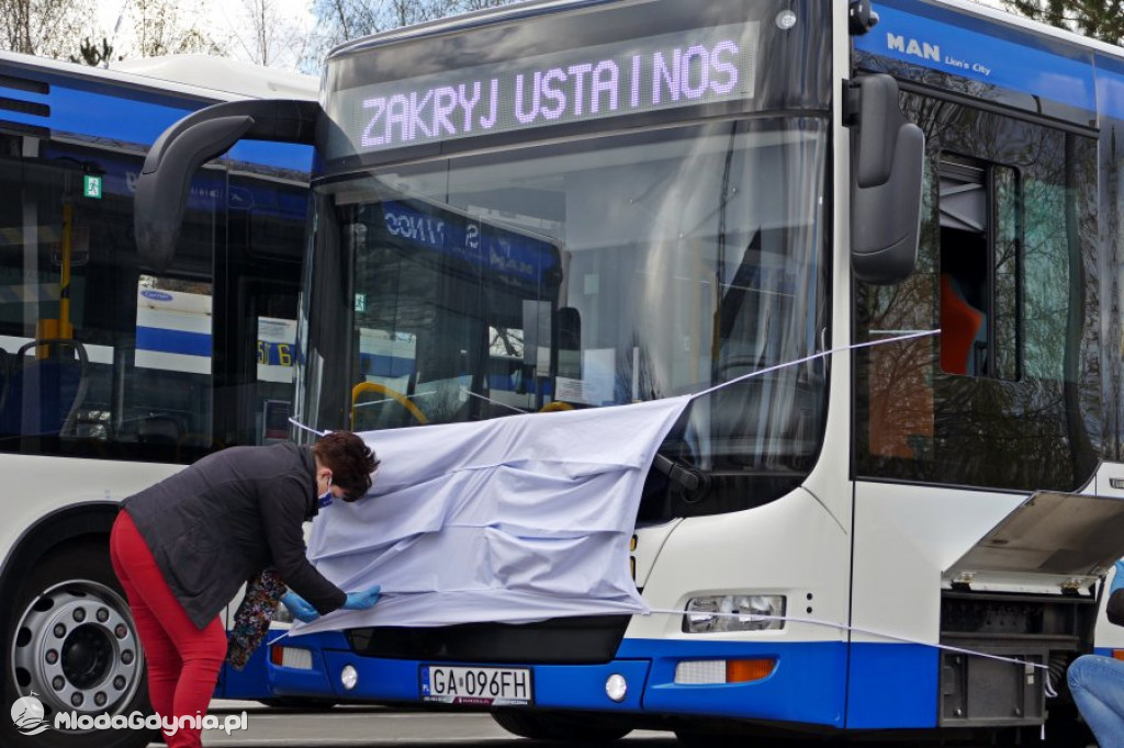ZKM/PKA - Lech Żurek - autobusy w maseczkach
