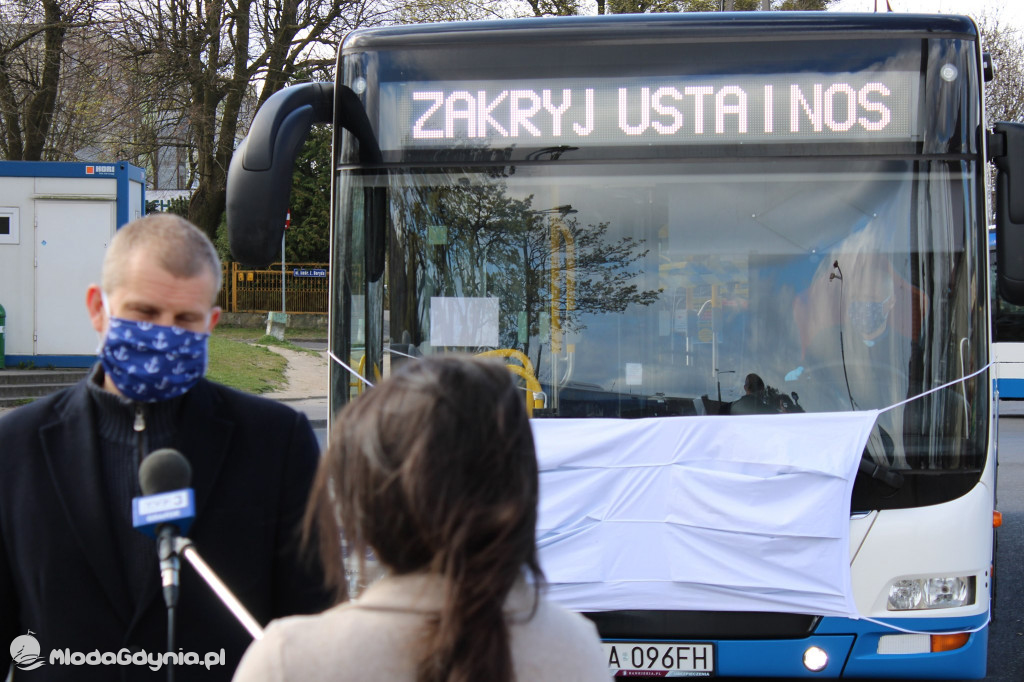ZKM/PKA - Lech Żurek - autobusy w maseczkach