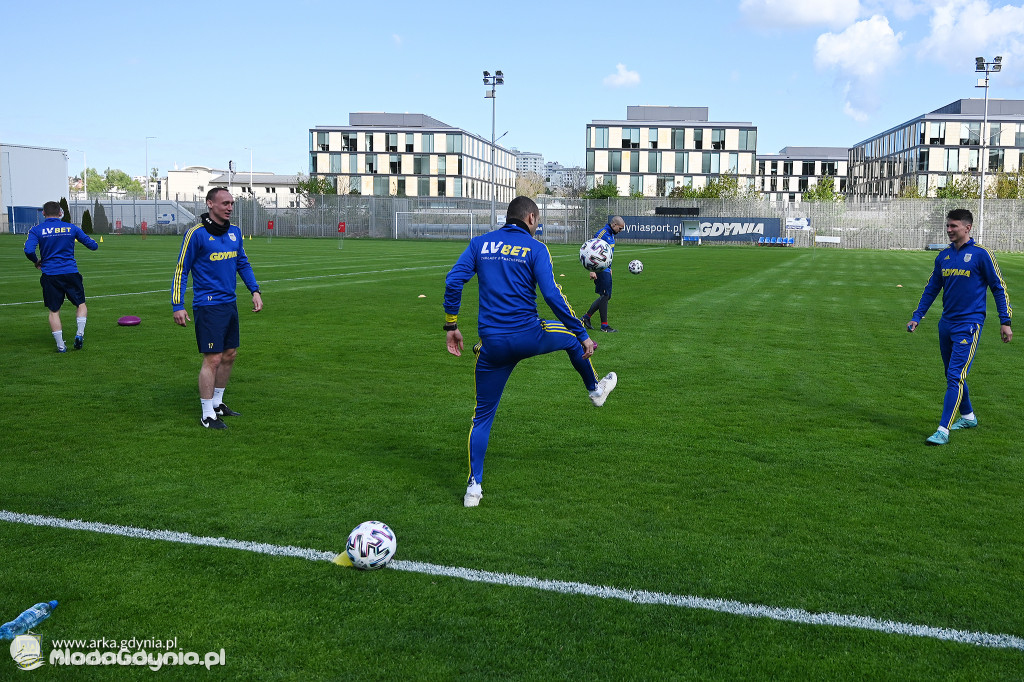Arka rozpoczęła treningi w grupach