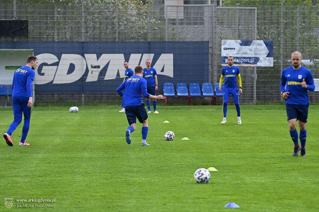 Arka Gdynia - Piątkowe zajęcia na boisku GCS 08.05.2020