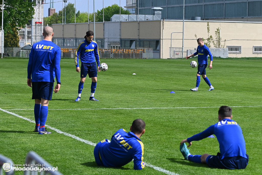 Arka Gdynia - Piątkowe zajęcia na boisku GCS 08.05.2020
