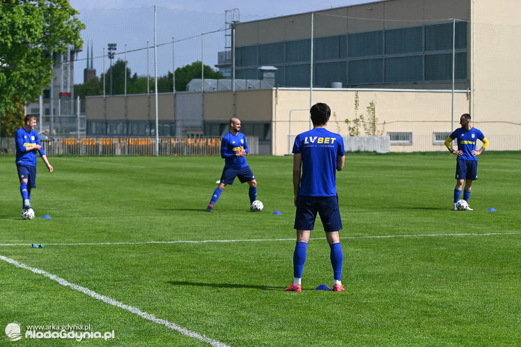 Arka Gdynia - Piątkowe zajęcia na boisku GCS 08.05.2020