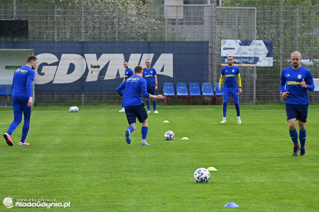 Arka Gdynia - Piątkowe zajęcia na boisku GCS 08.05.2020