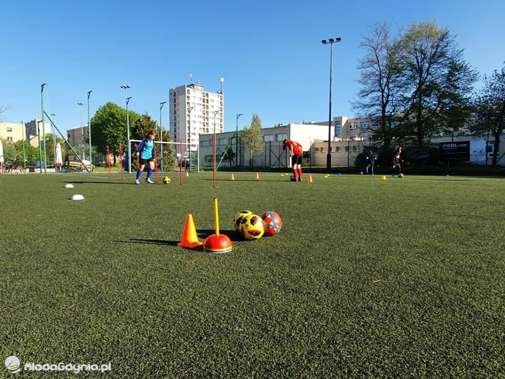 Młodzi sportowcy rozpoczynają treningi