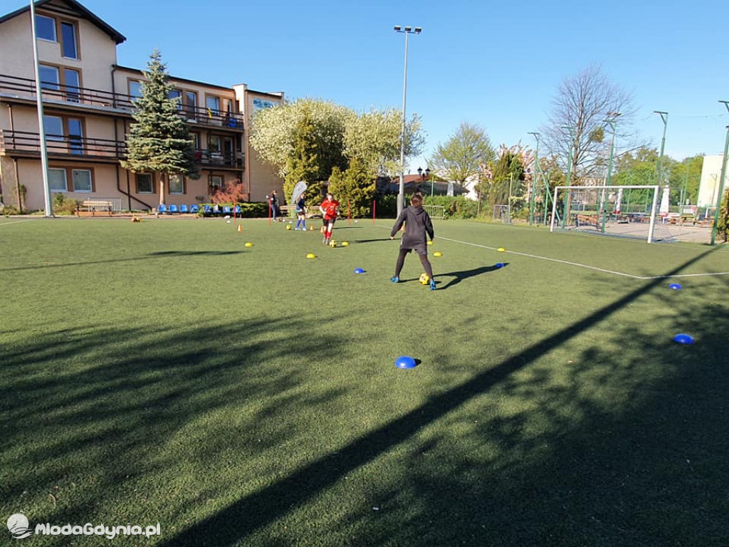 Młodzi sportowcy rozpoczynają treningi