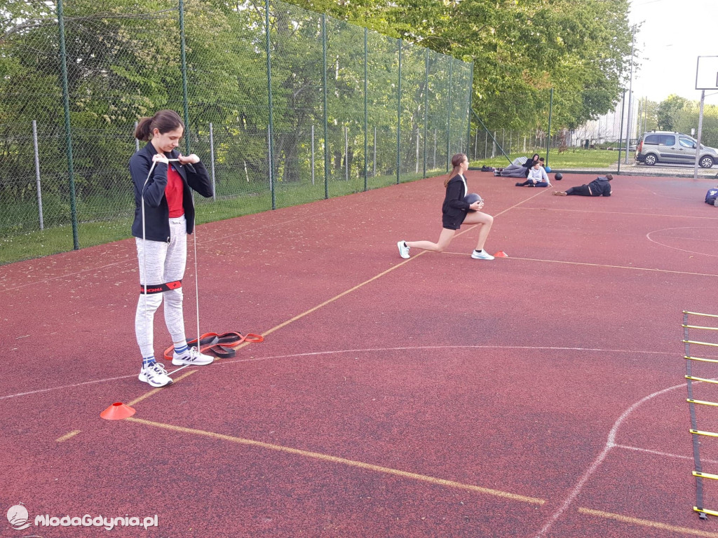 UKS 7 - Treningi online, na świeżym powietrzu