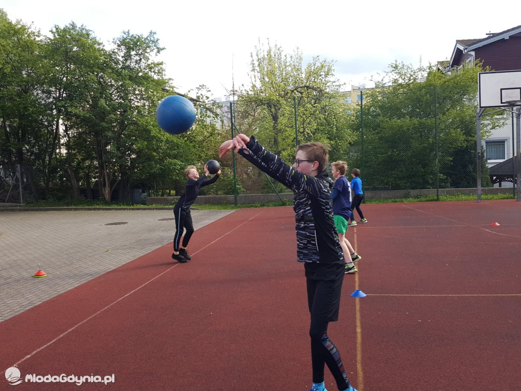 UKS 7 - Treningi online, na świeżym powietrzu