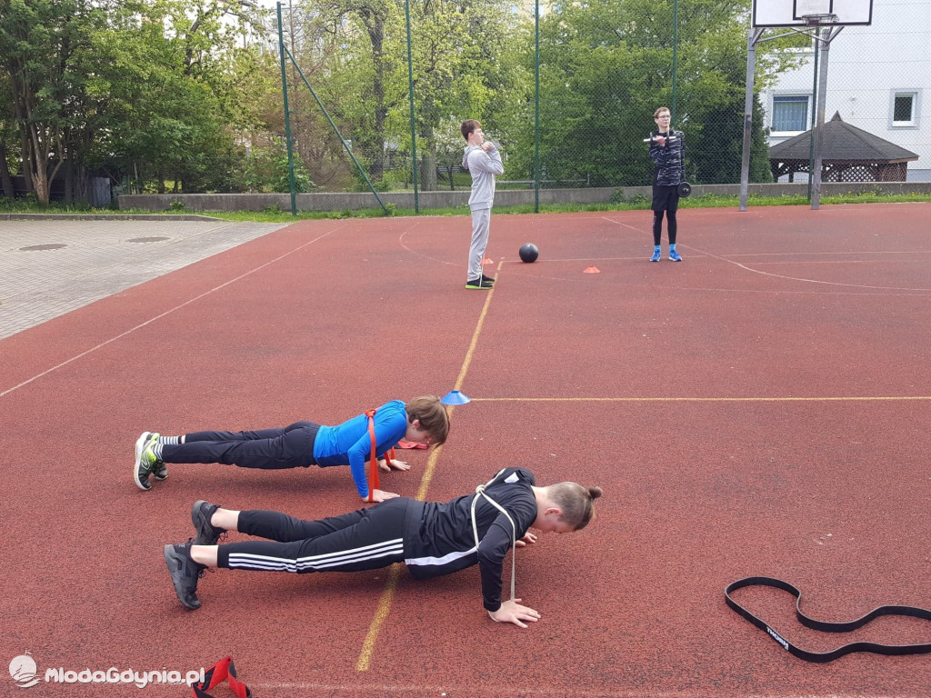 UKS 7 - Treningi online, na świeżym powietrzu