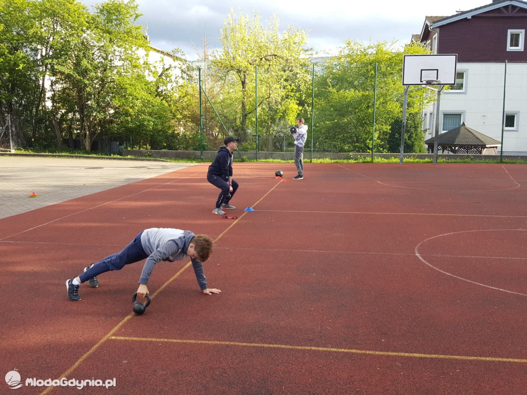 UKS 7 - Treningi online, na świeżym powietrzu