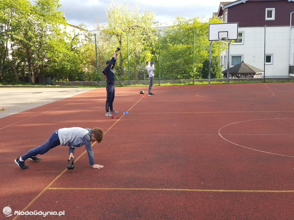 UKS 7 - Treningi online, na świeżym powietrzu