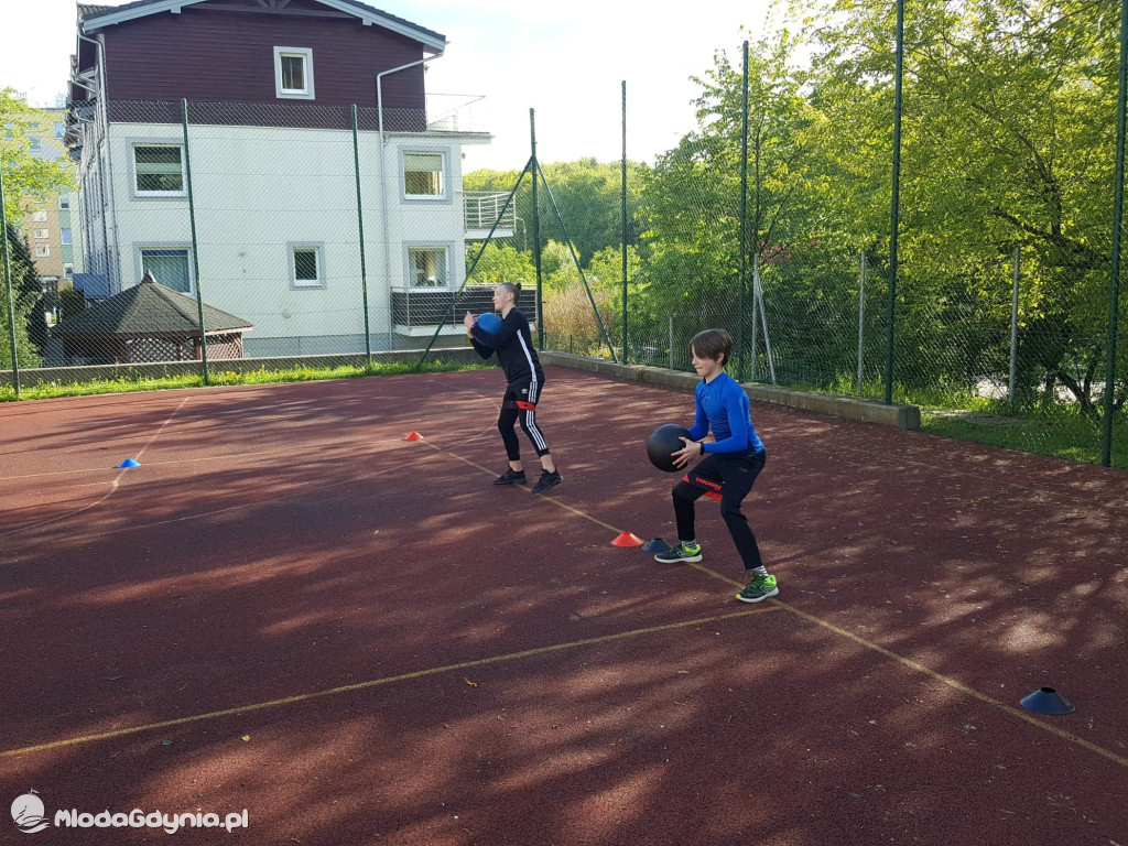 UKS 7 - Treningi online, na świeżym powietrzu
