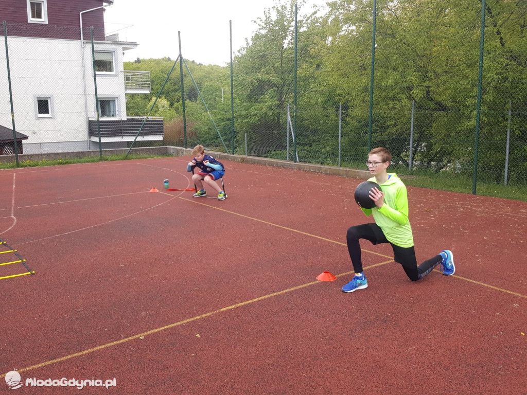 UKS 7 - Treningi online, na świeżym powietrzu
