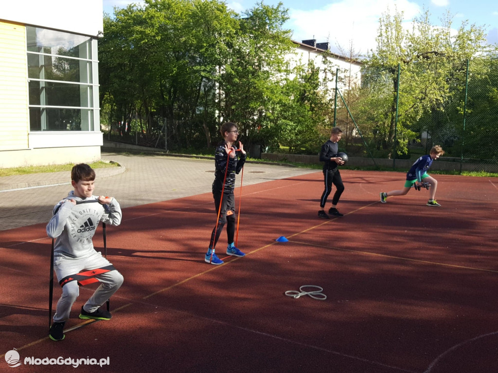 UKS 7 - Treningi online, na świeżym powietrzu