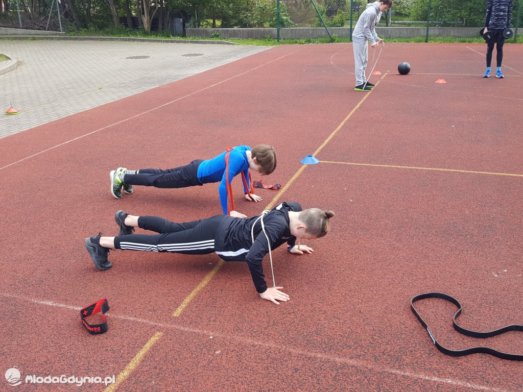 UKS 7 - Treningi online, na świeżym powietrzu
