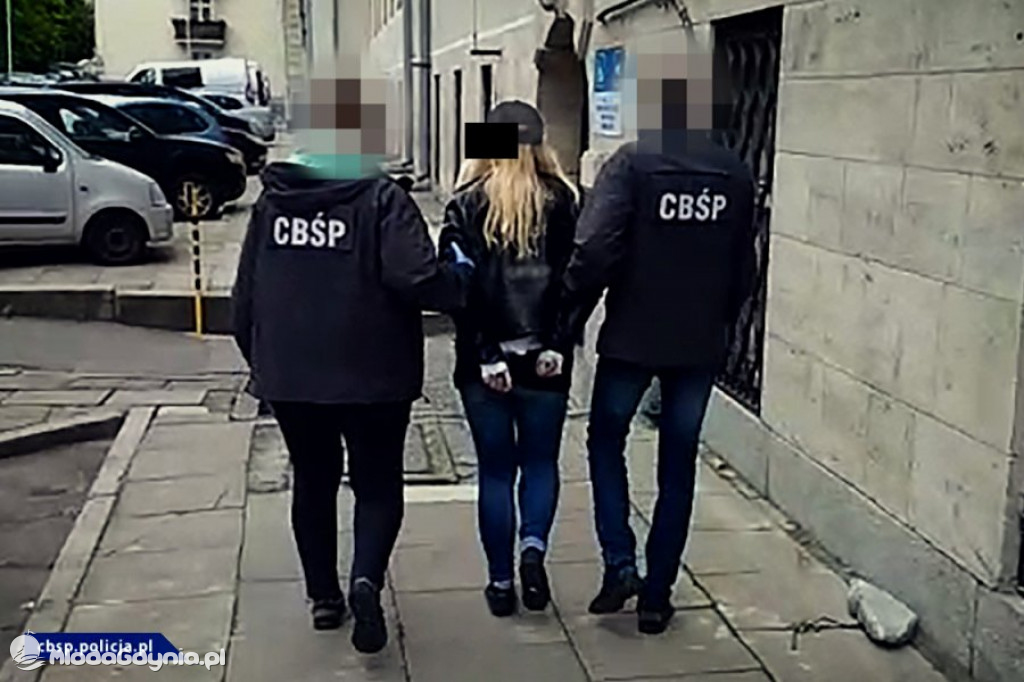 Rozbity gang fałszerzy funtów