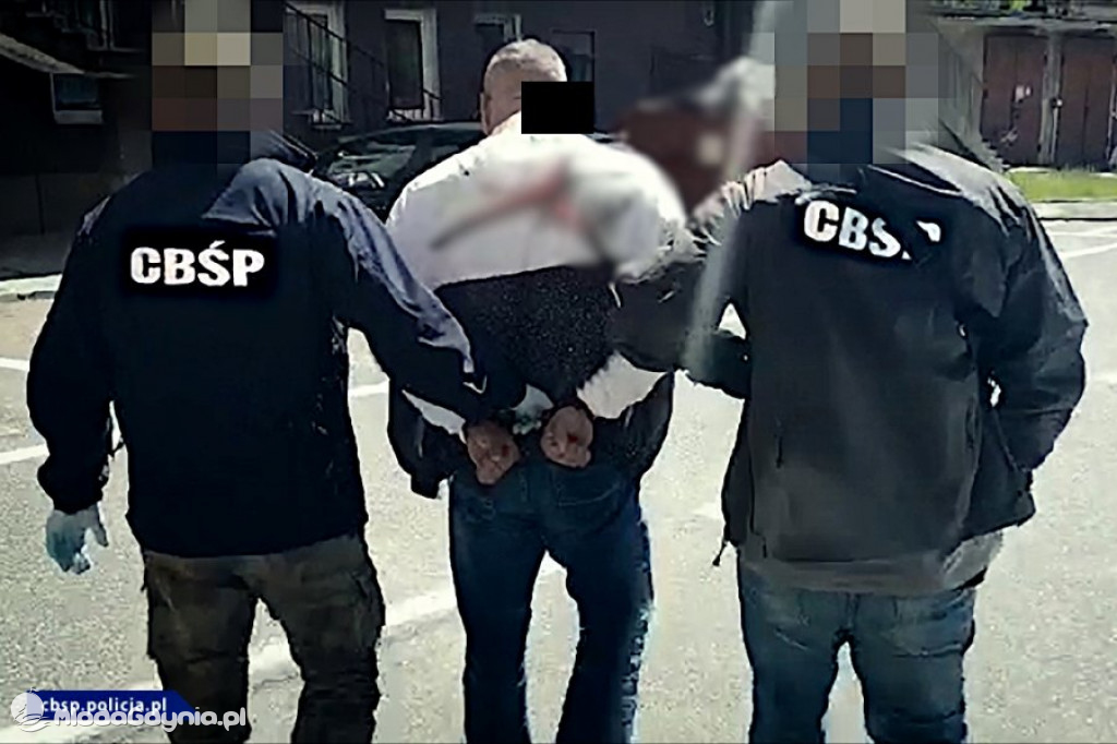 Rozbity gang fałszerzy funtów