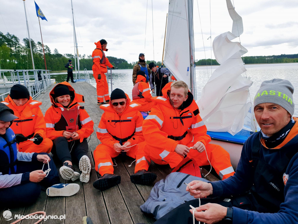 Podchorążowie uczyli się żeglować