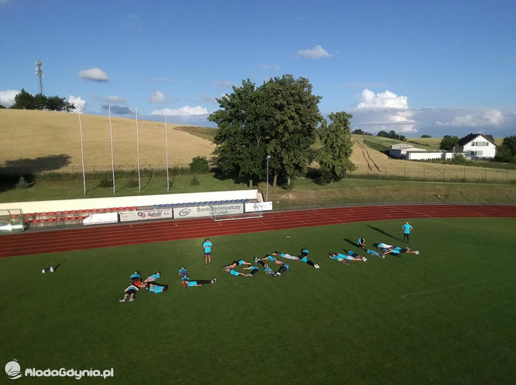 Klub Lekkoatletyczny Gdynia - Kolejny rok w koszulki zaopatruje klub niezastąpiona firma Haftmarket