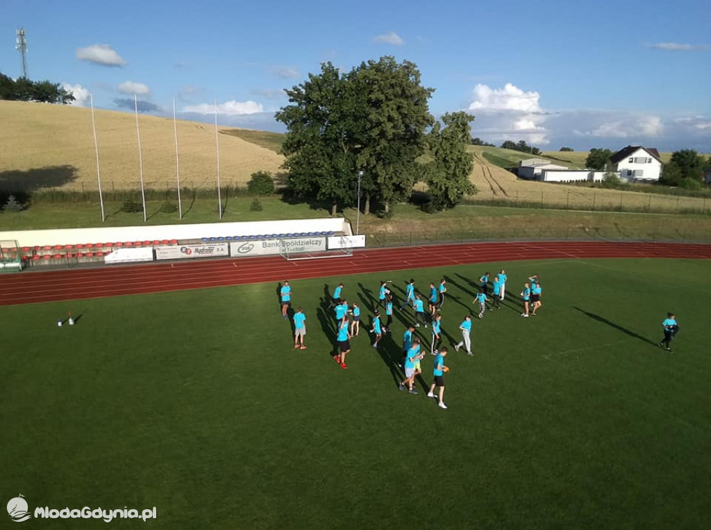 Klub Lekkoatletyczny Gdynia - Kolejny rok w koszulki zaopatruje klub niezastąpiona firma Haftmarket