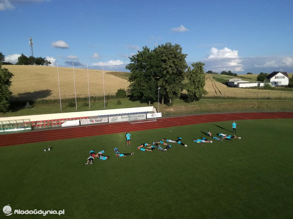 Klub Lekkoatletyczny Gdynia - Kolejny rok w koszulki zaopatruje klub niezastąpiona firma Haftmarket