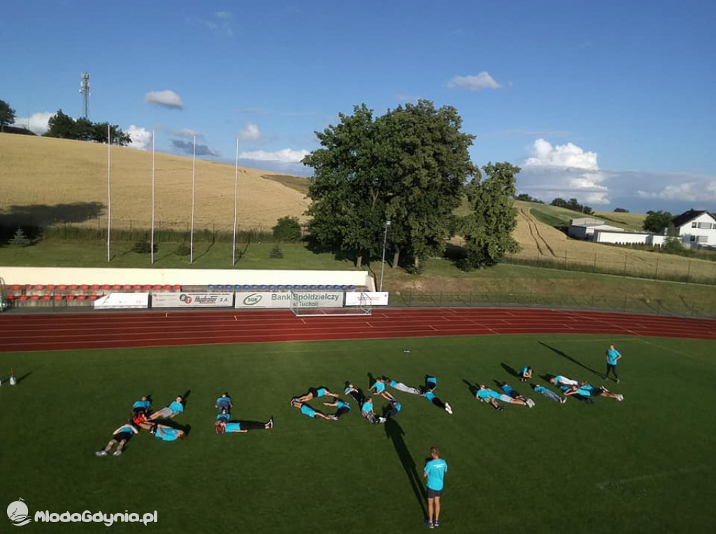 Klub Lekkoatletyczny Gdynia - Kolejny rok w koszulki zaopatruje klub niezastąpiona firma Haftmarket