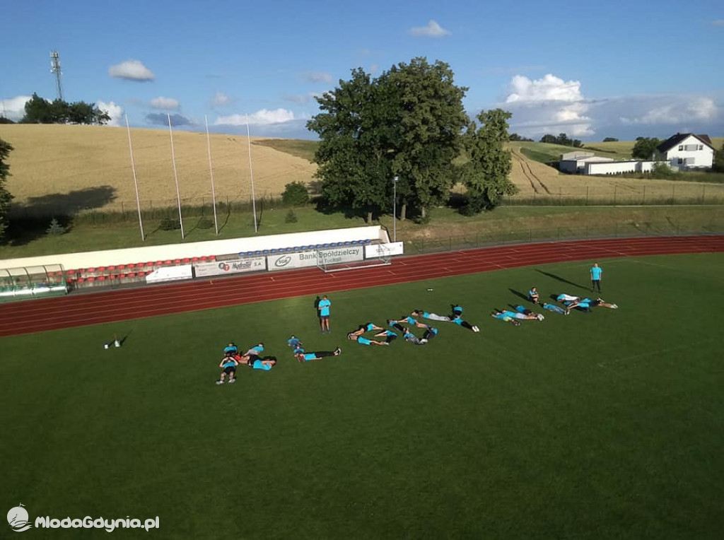 Klub Lekkoatletyczny Gdynia - Kolejny rok w koszulki zaopatruje klub niezastąpiona firma Haftmarket