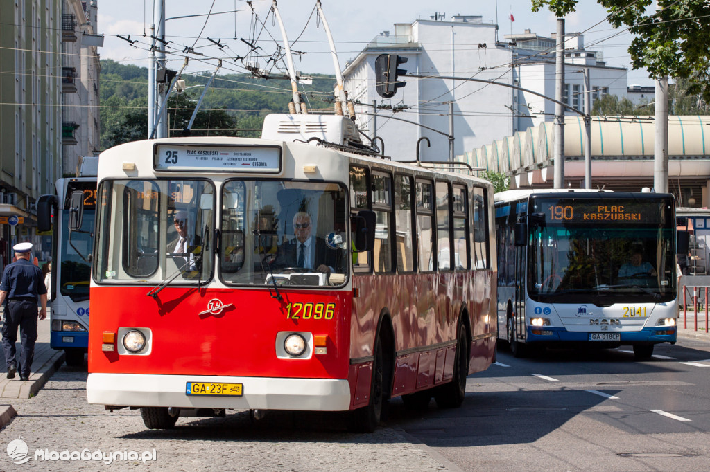 70 lat minęło - jubileusz gdyńskiej linii 25