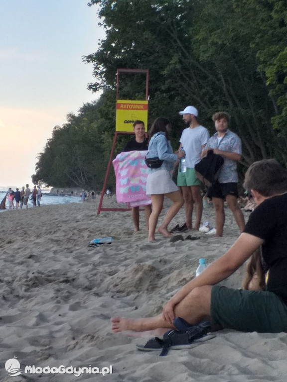 Redłowo plaża - kąpią się mimo zakazu 20.07.2020