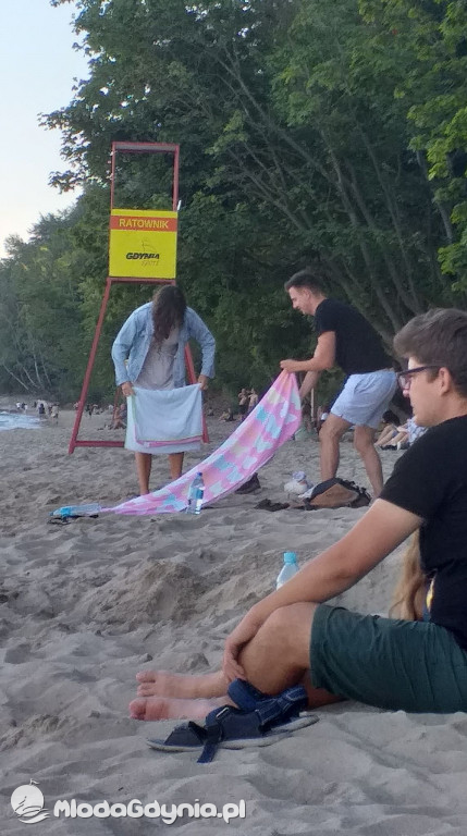 Redłowo plaża - kąpią się mimo zakazu 20.07.2020