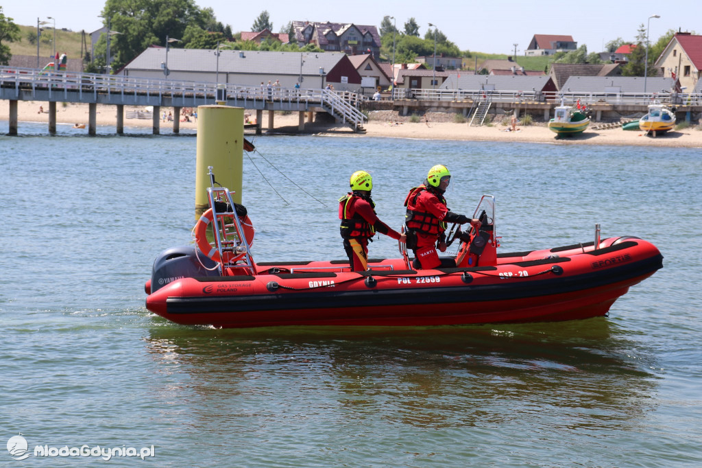 Przewrócony katamaran i błyskawiczna akcja łodzi ratunkowej GSP 20