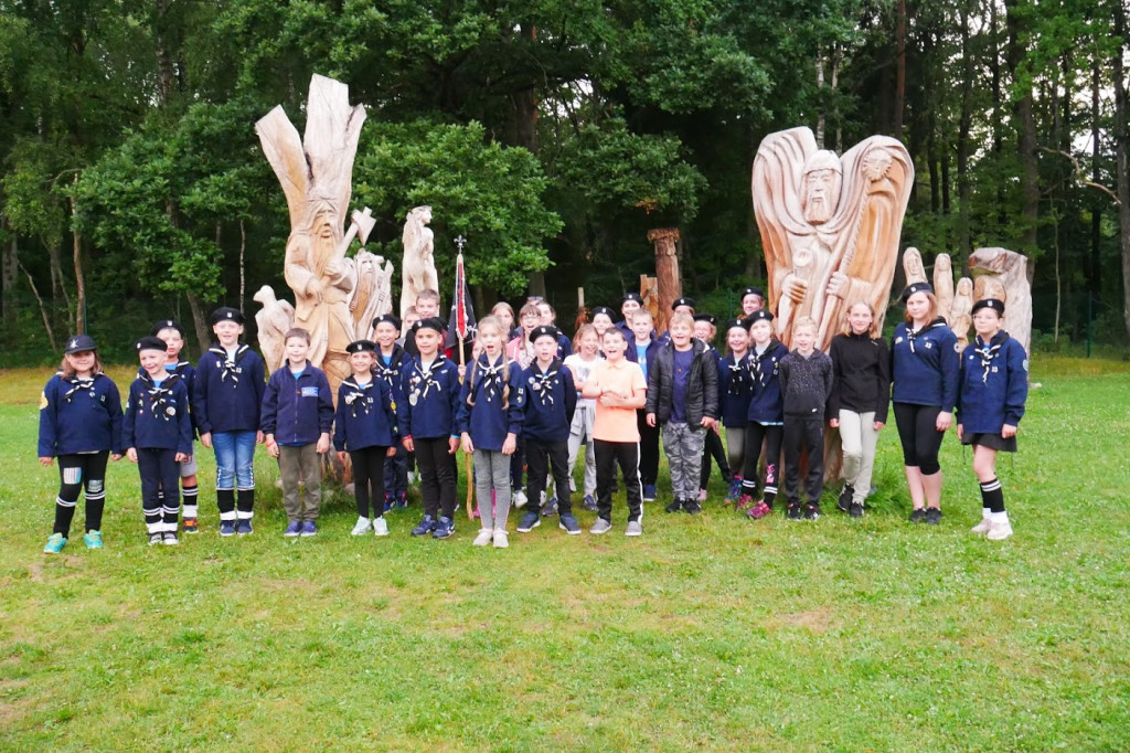 Harcerze w Osadzie Słowiańskiej