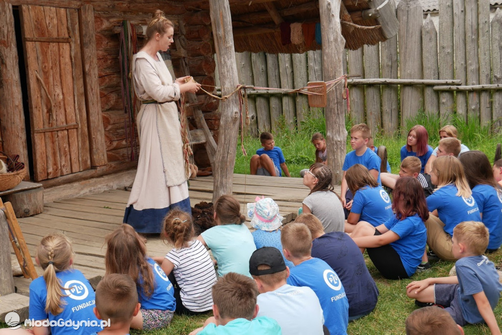 Harcerze w Osadzie Słowiańskiej