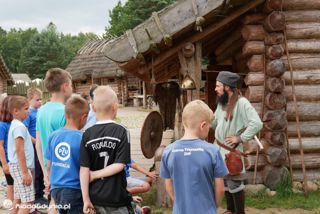 Harcerze w Osadzie Słowiańskiej