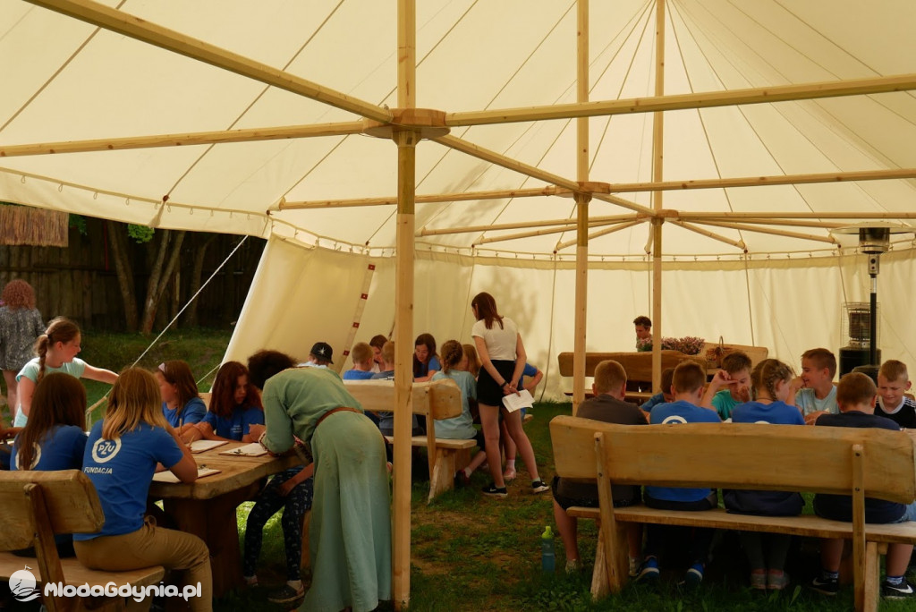 Harcerze w Osadzie Słowiańskiej