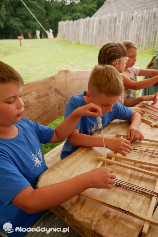 Harcerze w Osadzie Słowiańskiej