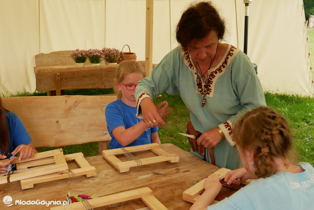 Harcerze w Osadzie Słowiańskiej