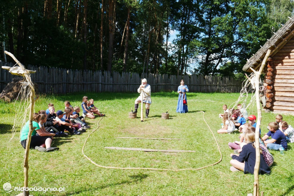 Harcerze w Osadzie Słowiańskiej