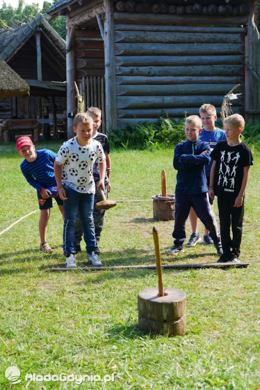 Harcerze w Osadzie Słowiańskiej