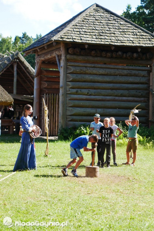 Harcerze w Osadzie Słowiańskiej