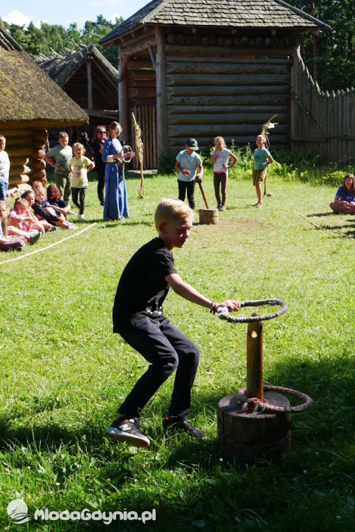 Harcerze w Osadzie Słowiańskiej