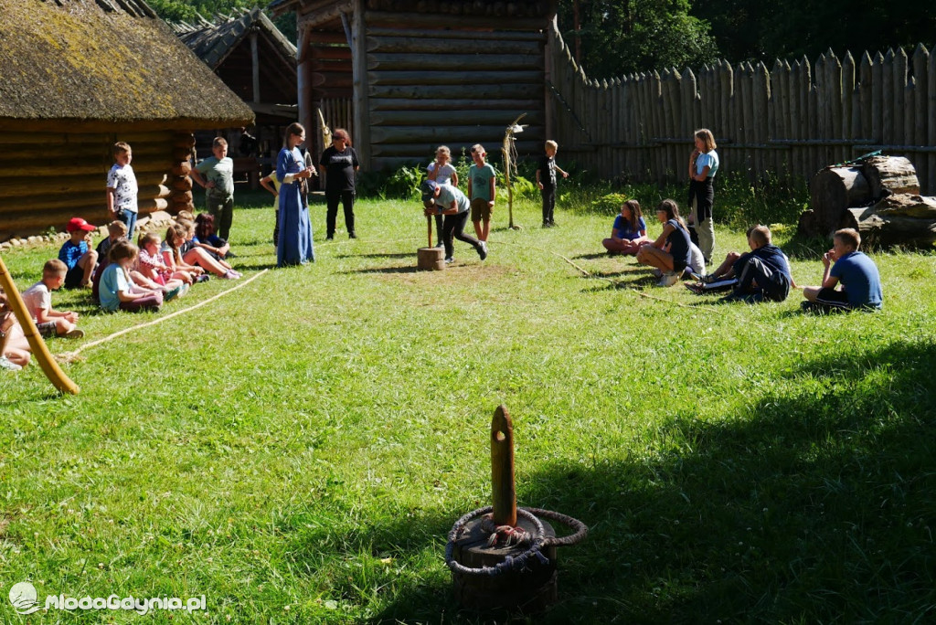 Harcerze w Osadzie Słowiańskiej