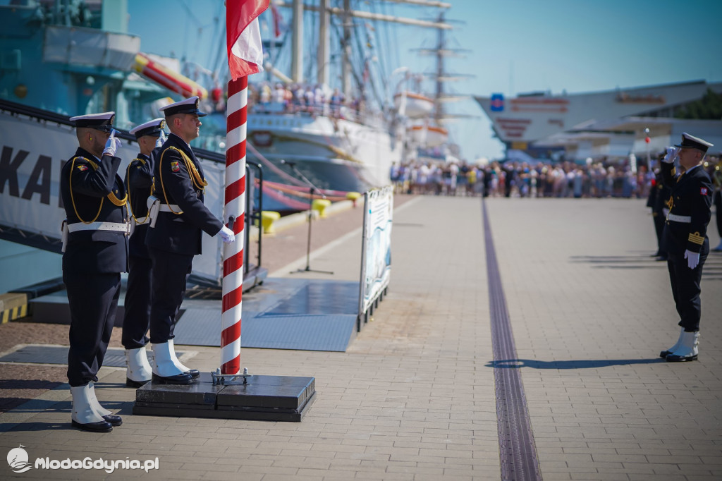 Obchody Święta Wojska Polskiego przed ORP Błyskawica 2020