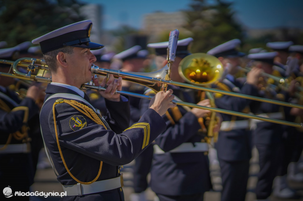 Obchody Święta Wojska Polskiego przed ORP Błyskawica 2020