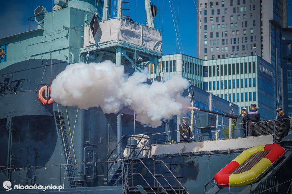 Obchody Święta Wojska Polskiego przed ORP Błyskawica 2020