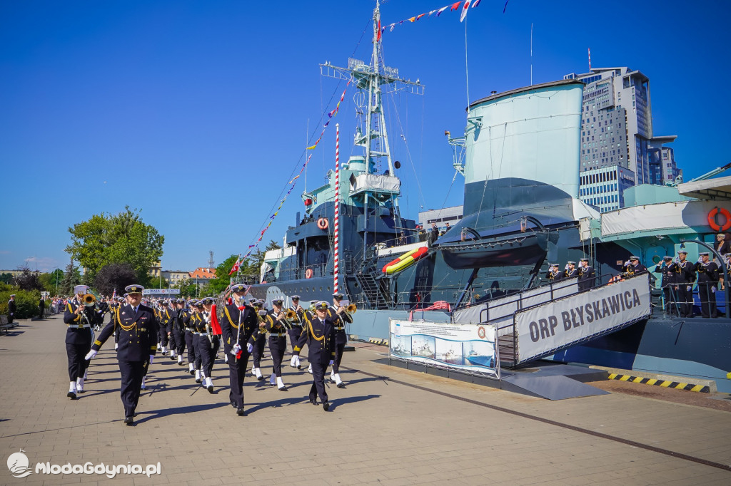Obchody Święta Wojska Polskiego przed ORP Błyskawica 2020