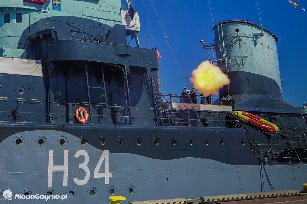 Obchody Święta Wojska Polskiego przed ORP Błyskawica 2020